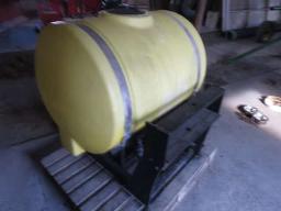 réservoir frontal de 150 gallons avec chassis 