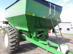 grain cart Unverfeth No 5000 sur pneus 24.5X32