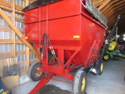 boite à grain Flexi, 225 minots  sur voiture 4 roues, pneus ll-L-15