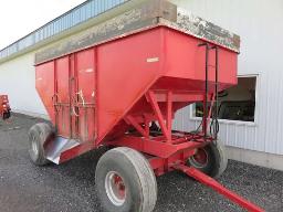 grosse boite à grain 8 tonnes, 4 roues, pneus 16.5L16.1 SL & lumières