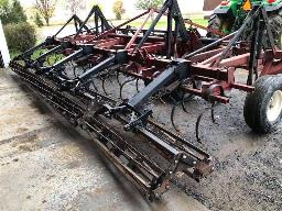 Vibroculteur Bervac 22.5 pds, planche de nivellement h hydraulique & rouleau double 