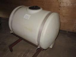 réservoir PVC 150 gls  avec support sortie 1 1/2 pce et 2 1/2 pce