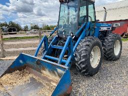 1984 Versatile 9030, 4Wd, 16.9X28 tires, 3 remotes, PTO 3 pth, 