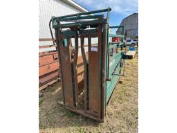 animal restraint cage with guillotine door