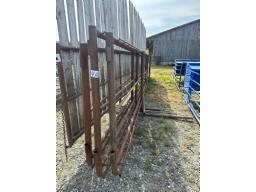 2 windbreak  & 22 wood planks 