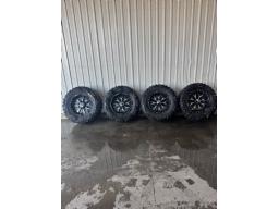 4 pneus et mag Nitto 37, 13.50R20 