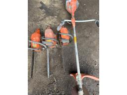 3 scies à chaine- débroussailleuse à gaz manuel  tels que vu 