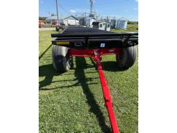Horst round bale wagon , tandem, 16.5X16.1 tires , steel platform 33ft, 
