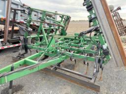 J.Deere culticator 23.5 ft, hydro leveling blade, double roller