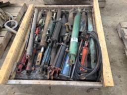 18 cylindres hydrauliques 