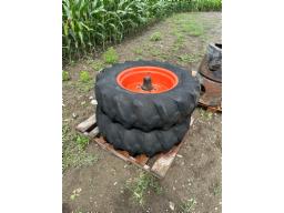 2 roues Gleaner 13.6X24, espaceur et essieux    20%   tel: (438) 340-6037