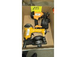 LOT DE (2) CLOUEUSES &Agrave; COIL PNEUMATIQUES "BOSTITCH