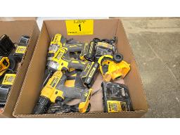 LOT DE (3) PERCEUSES VISSEUSES "DEWALT", AVEC BATT