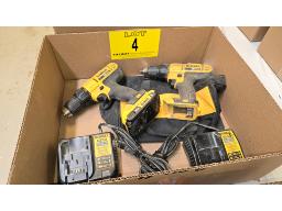 LOT DE (2) PERCEUSES "DEWALT", (2) CHARGEURS ET (1
