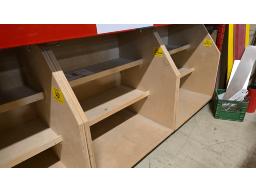 LOT DE (4) &Eacute;TAG&Egrave;RES SUR ROUES EN CONTREPLAQU&Eacute; RUSS