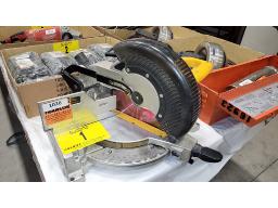 SCIE &Agrave; ONGLETS "DEWALT", 12"