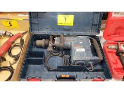 MARTEAU DE D&Eacute;MOLITION "BOSCH" SDS-MAX ET COFFRE
