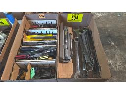 LOT COMPRENANT TORQUE WRENCH, CL&Eacute;S, TOURNEVIS, LIM
