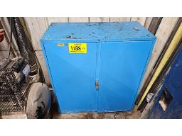 LOT DE (2) ARMOIRES 2 PORTES EN M&Eacute;TAL, 18" X 36" X