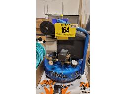 COMPRESSEUR PORTATIF "OMEGA CONTRACTOR", MOD. DD-1