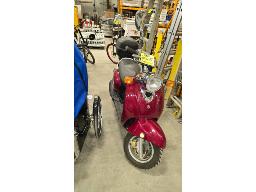 SCOOTER &Agrave; ESSENCE "YAMAHA VINO", 2005, 2918 KM, PN
