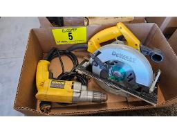 SCIE RONDE "DEWALT" ET PERCEUSE &Eacute;LECTRIQUE "DEWALT