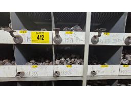 LOT D'ENV. (10680) SUPPORTS POUR RAMPE DIVERS MOD&Egrave;