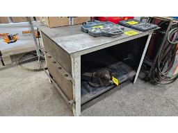 TABLE EN ACIER 36" X 48"