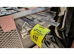 LOT DE BARRES D'ACIER 90 1/2", DESSUS ARRONDI, 20'