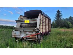 VOITURE &Agrave; ENSILAGE "DION", 2 ESSIEUX AVEC TOIT