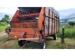 VOITURE &Agrave; ENSILAGE AVEC TOIT "MF", 2 ESSIEUX