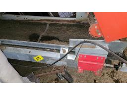 CONVOYEUR &Agrave; COURROIE SUR ROUES, ENV. 24", 220 VOLT