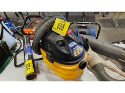BALAYEUSE SHOP VAC 4 GALLONS