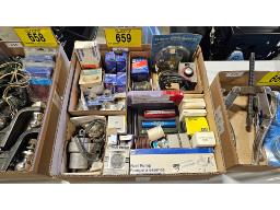 LOT COMPRENANT ACCESSOIRES POUR &Eacute;CLAIRAGE, PI&Egrave;CES 