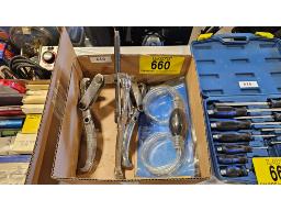 LOT COMPRENANT PULLER, EXTRACTEUR, POMPE MANUELLE