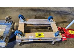 LOT DE (2) CHARIOTS, 4 ROUES POUR D&Eacute;M&Eacute;NAGEMENT