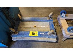 LOT DE (2) CHARIOTS, 4 ROUES POUR D&Eacute;M&Eacute;NAGEMENT