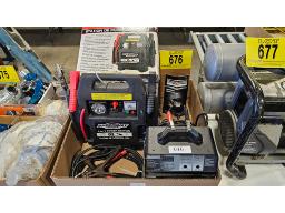 ENSEMBLE DE SURVOLTEUR ET CHARGEURS &Agrave; BATTERIES, &Eacute;