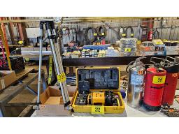 LOT COMPRENANT LASER ALIGNEMENT LB-10, COFFRE ET T