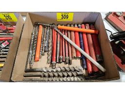 LOT DE &plusmn; (25) M&Egrave;CHES &Agrave; B&Eacute;TON ET EXTENSIONS