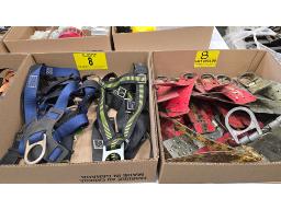 LOT COMPRENANT HARNAIS ET ANCRAGE USAG&Eacute;S