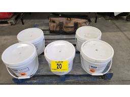 LOT DE (5) CHAUDI&Egrave;RES DE P&Acirc;TE &Agrave; BOIS FILLER NEUVES