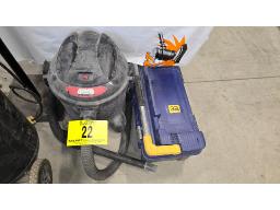LOT COMPRENANT (1) ASPIRATEUR SEC HUMIDE SHOPVAC E