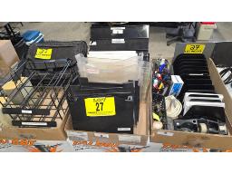 LOT COMPRENANT ACC. DE BUREAU, CLASSEURS DE DOSSIE