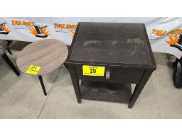 LOT COMPRENANT TABLE D'APPOINT AVEC TIROIR, TABLE 