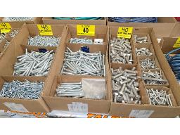 LOT DE BOULONS DE DIVERSES GROSSEURS ET LONGUEURS 