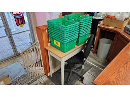 LOT DE &plusmn; (18) PANIERS AVEC POIGN&Eacute;ES