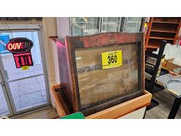 LOT COMPRENANT CADRE ANTIQUE LIFE TIME AVEC CABINE