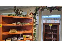 LOT COMPRENANT ACCESSOIRES DE D&Eacute;CORATION, ASSIETTE