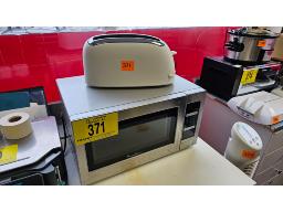 LOT COMPRENANT GRILLE PAIN ET MICRO-ONDES MOULINEX